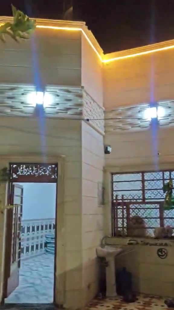 سلام عليكم دار للبيع مساحه 120 بناء جديد عنوان شافعيه قرب مدرسة الشهباء ***********

