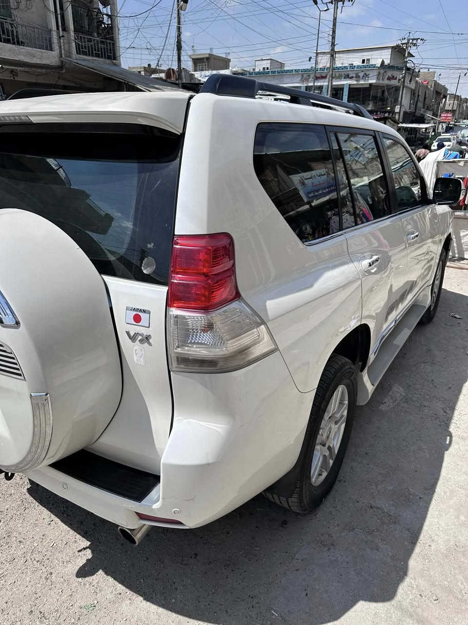 السلام عليكم 
. برادو 2010 خليجي  مواصفات VX. اعلى شي  بالبرادو كويتي المرغوب 

— محرك 6💪
4000cc
ماشيه ٢١٠ ألف 
فول موصفات 
-.بصمه 
.فتحه  
ترحيب 
.كامره وشاشه
//حساس خلفي + حساس امامي 
ورادارت
دبل تناكي  
سبير تعليك 
؛؛؛؛ أ شاير بل مري 
مري شفط
تحكم ستيرن  
مخرج كهرباء
ثلاجة
لدات داخل أبواب السيارة والدشبول 
كامرة وشاشة البلادية 
؛؛بلوتوث اواكس USD
سيدي 6 قراص 
سستم صوت بلاد مجسم 
تبريد 3 قطع ثلج 
7 راكب 
لايت زنون  
مكفوله من كلشي  فقط طخة خفيفة شبرين بالجاملغ الأمامي 
كلشي عل وضع شركه 
مكينه كير كفاله عامة 
حته دعاميات مكفوله 
السعر. 265 ورقة. وبيها مجال 
مكان بغداد. البياع ***********
