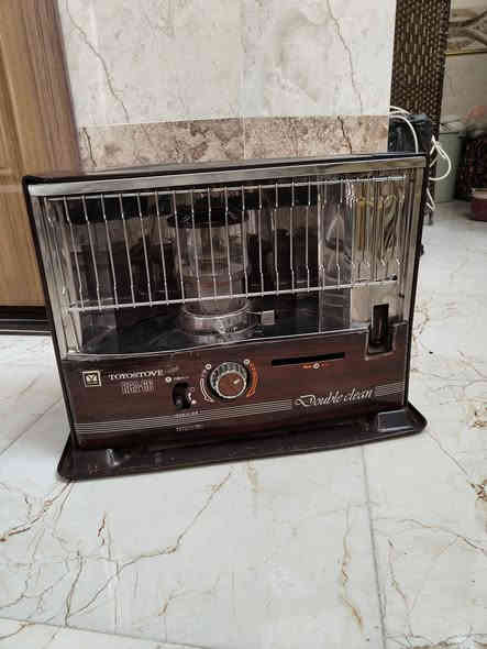 السلام عليكم
صوبات اصلي بالة مستعمل ونضيفات حيل وحدة صالون وثنين صغيرة يباباني فقط تبديل فتيلة 
***********
