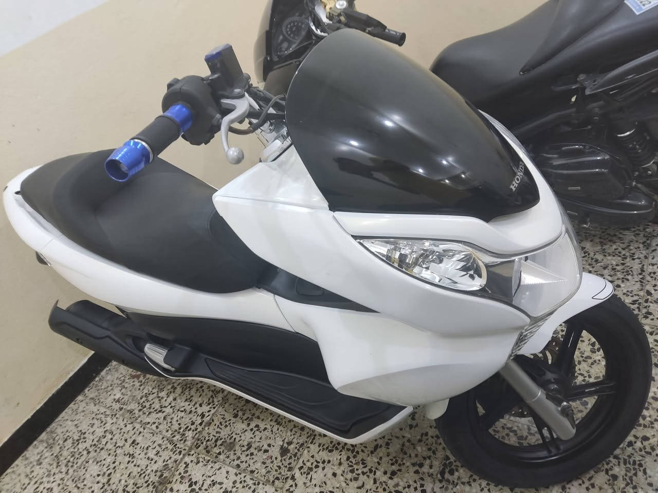 السلام عليكم 
بيسي اكس جيل اول 
مكفوله كفاله عامه 
مكينه ناعمه شلعه ومعدل 
حساس سدحام ☠️
دراجه مال جنايه 
السعر 2000وبي مجال بسيط 
المكان واسط رقمي ***********
