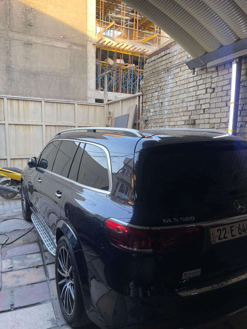 السلام عليكم للبيع (السعر خاص)

مرسيدس بنز GLS580 4mitec وكالة BCM موديل 2020 مواصفات ماي باخ طلب خاص لون الداخل و الخارج ممشى 60 الف كيلو متر رقم اربيل مكفولة كفالة عامه بيها فقط بارد ثلاث اماكن مختلفات فقط السيارة موجوده يمي و قبل كم يوم سويتلها ادامه كامله و السيارة 7 راكب و جكات 8 سلندر العادية تجي 6 للاستفسار
***********

0774 555 9987
