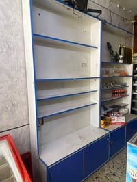 غراض محل للبيع المجمده سعرها 250 بيها مجال قليل الرفوف سعر الواحد 70 ح...