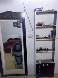 كرسي حلاقة • مراية ملحقة • النجف الأشرف