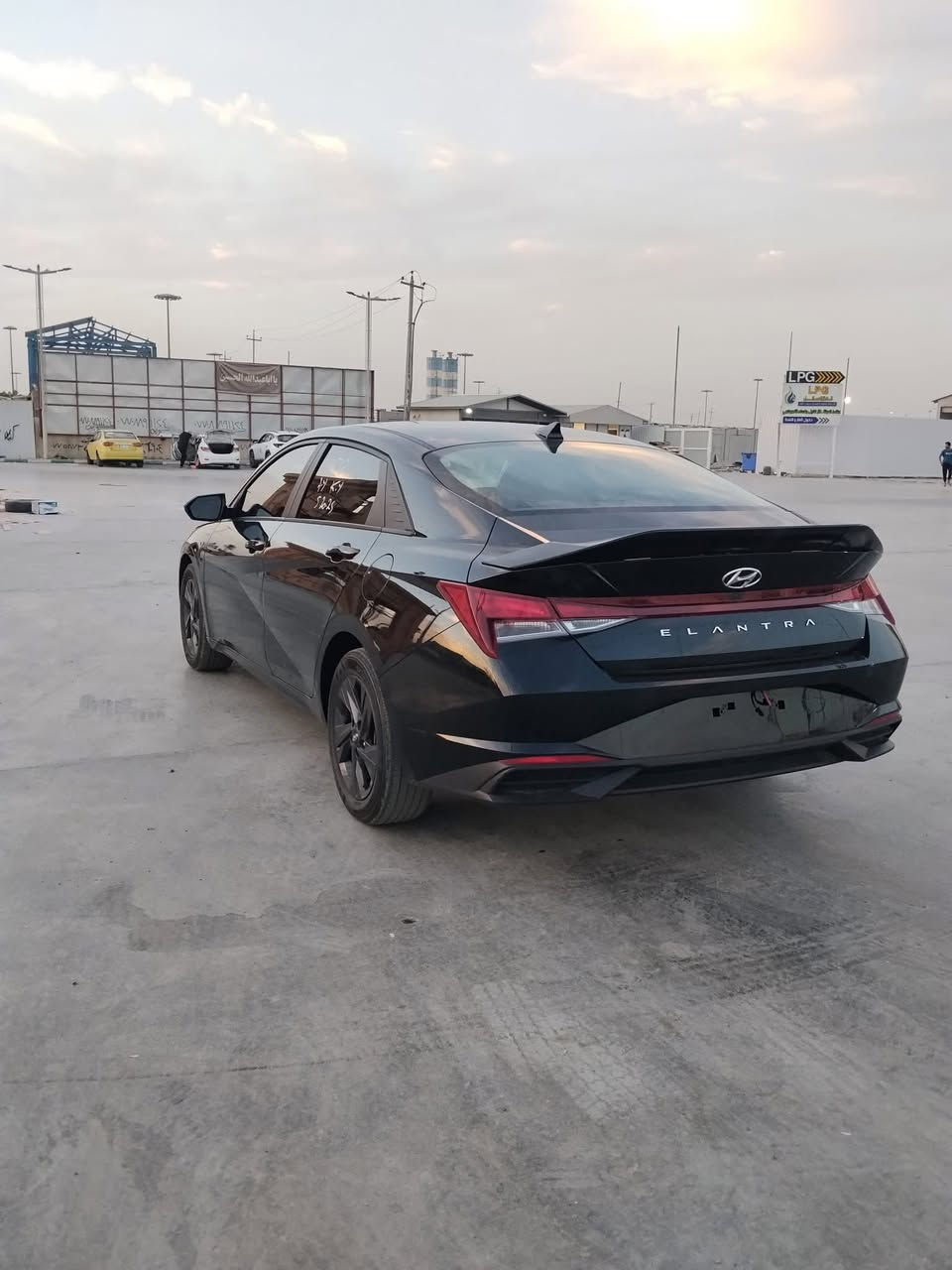 سلام عليكم النترا 2023 سياره دخول جديد وارد حادث  شبر بل بنيد وجامله خلفي تحت قبق بانزين  وبيها كلير أمريكي جاملغ وباب حادث مبينه صورها موجوده بل منشور وسونار مكينة 2000 كير مكينة مكفولات السيارة احلى من الصور وناعمة وكلة بلادي غرفه كشنات وأرضي جلد حالين مسويها
سعر ١٣٨ وبي مجال قليل 
🔹اوتو ستوب (اطفاء وتشغيل اوتو)
🔹لد نهاري 
🔹شاشة كبيرة +كامرة دوارة 
🔹شاشة كار بلي واير ليس 
🔹كشنات تدفئة 
🔹مود درايف ٤وضعيات قيادة 
🔹رادار امامي 
🔹بريك ذكي عند حاجة 
🔹كروز سرعة مثبت 
🔹تحديد مسار  وتحذير عند خروج عن مسار 
🔹شاشة عدادات
🔹تحكمات ٤جهات +حاكية 
السونار مرفق مع منشور بدون دواخل 
مكاني بغداد كرغوليه تقاطع النهروان 
اتصال ***********
واتساب *********** 
خاص مفتوح
بيع أو مراوس
