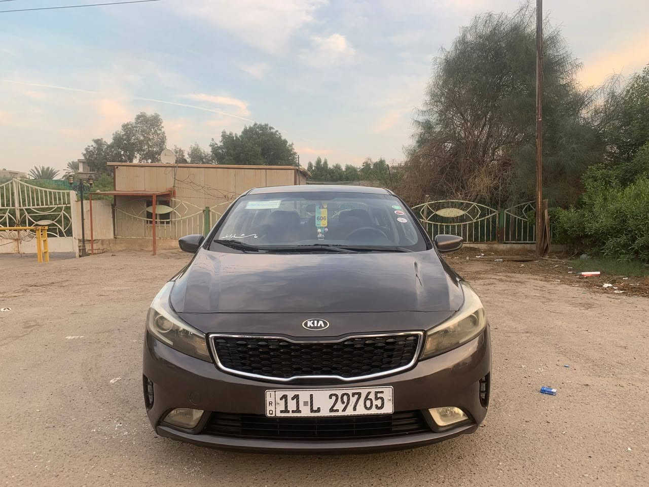 سلام عليكم مرخصة الادمن المحترم فورتي رقم بغداد
موديل ٢٠١٧ وارد امريكي 
بيها ٥ قطع صبغ بدون دواخل 
كير مكينه كفاله 
مكينه ٢٠٠٠ دوش 
كير اي تي 
صدر مكفول 
تبريد تدفئه مكفول 
ماشيه ٨١ حقيقي 
وصور حادث مرفق بالمنشور 
السعر ١٠٤  وبيها مجال كلش قليل
عنواني بغداد البياع ***********ممتوجد عل نت انتصل عل خط
