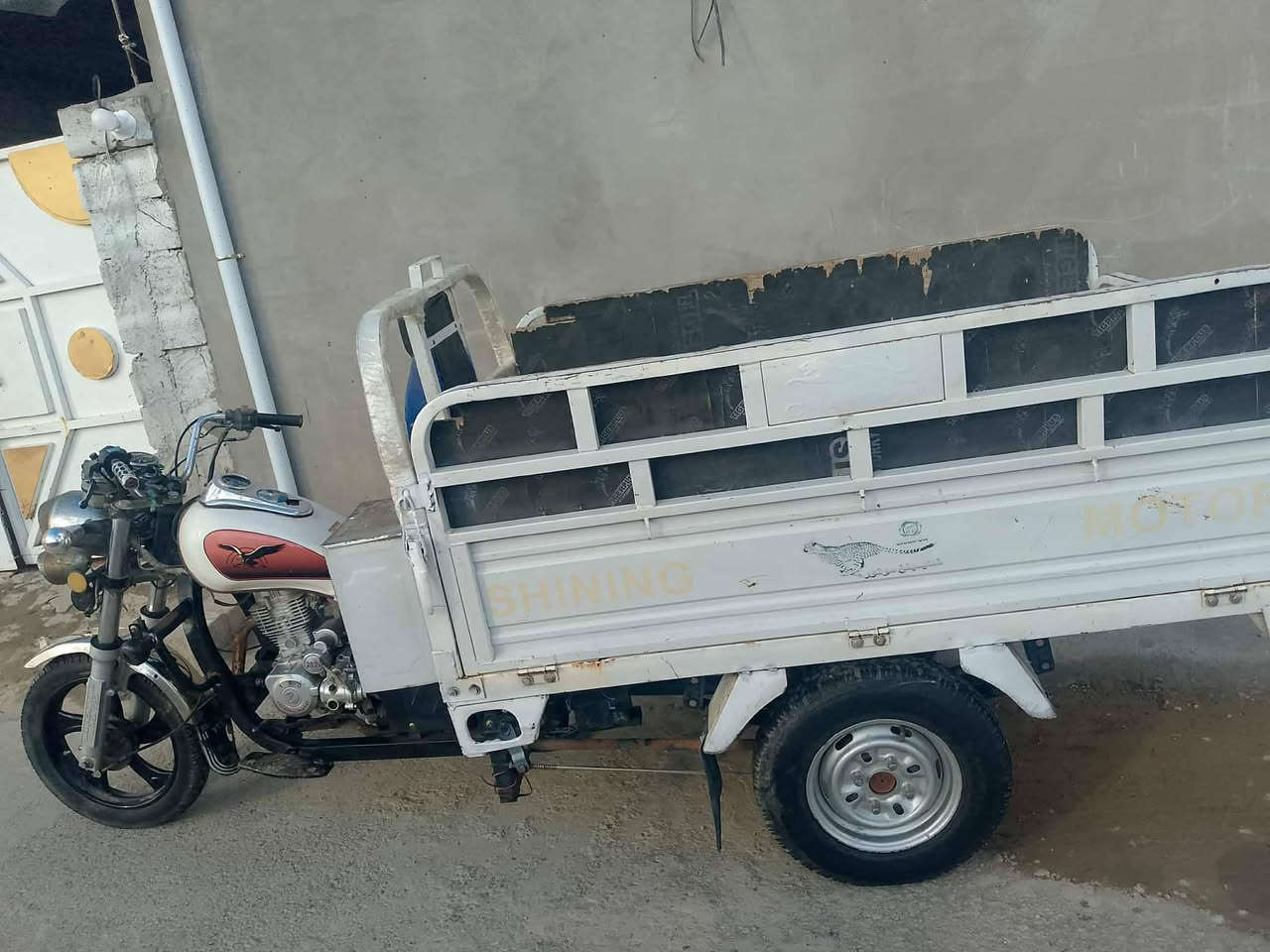 سلام عليكم ستوتة ام الطير للبيع موديل2021 مكفولة كفالة عامة رقم وسنوية تحويل مباشر بأسم المشتري رقم انكليزي كهربائيات كلهة شغالة ستوتة مناقصهة كلشي بوجهك لشارع مكينة ناعمة تايرات قبل كم يوم شديتهن السعر ٢٥٠٠ بيه مجال قليل مكاني شهربان جسر مهروت ***********اتصال خاص ماارد
