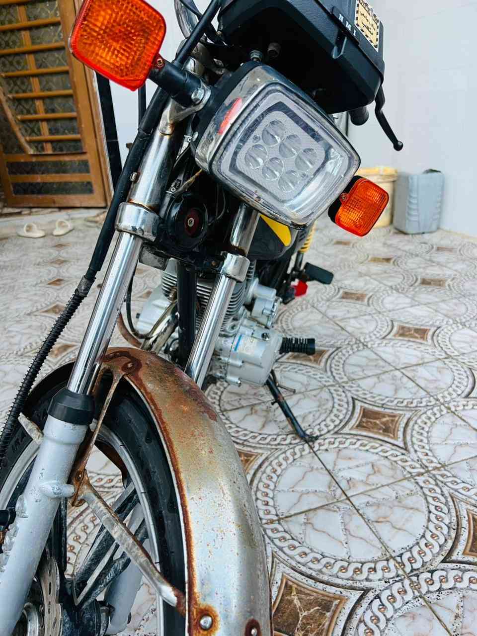 السلام عليكم
دراجة للبيع سيفان 2020اوراق كاملة

كهربائيات كلها شغاله مكاني بابل الحمزه الغربي ***********
السعر 350 وبيها مجال
