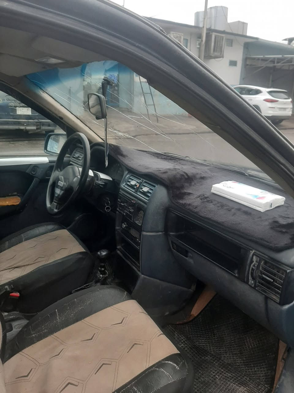 السلام عليكم اوبل فكترا 18 موديل 92 محرك وكير شرط طخم نظيف باتري جديد كهربائيات شغاله مصبوغه جماليه رقم الماني سياره مشرحه مكان الموصل الايمن  السعر 34 وبيها مجال بسيط الاتصال  .
***********
***********
