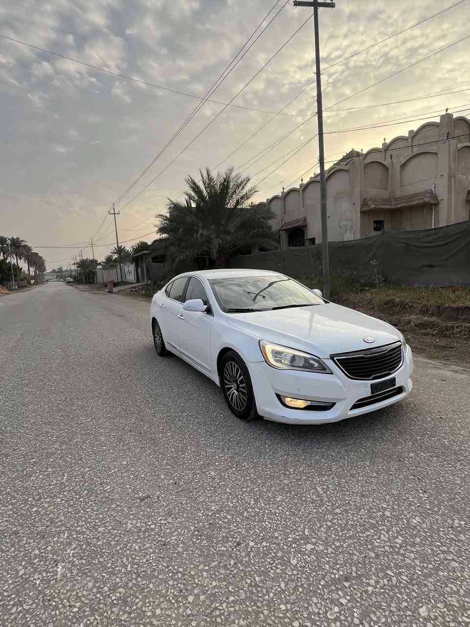 السلام عليكم كيا كادنزه 2011خليجي 
السعر105
محرك وكير وحدايه وتبريد. كفاله. عامه 
بيه صبغ اربع. قطع بدون دوخل سياره كلش 
جديد احلى من صور مكان حله 
***********
