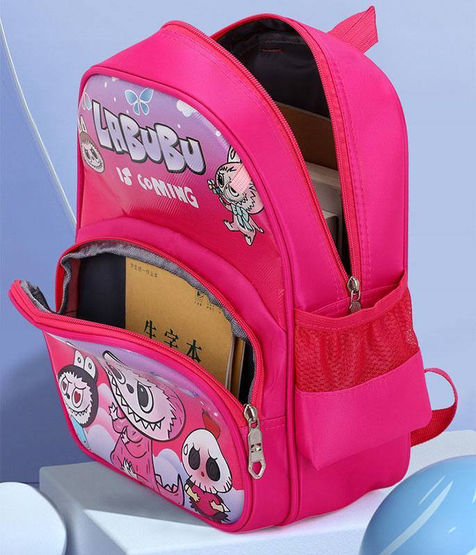 🎒✨ حقيبة لابوبو المدرسية للأطفال ✨🎒  

اختيار مثالي يجمع بين المتانة والأناقة لراحة أطفالك في المدرسة والروضة 🧒👧💖  

تتميز بـ:  
🔸 سحابين لسهولة الفتح والتنظيم 👜✔️  
🔸 حافظة صغيرة تتعلق بالحقيبة لحفظ الأغراض المهمة 🎀🔑  
🔸 جلد قوي يتحمّل الاستخدام اليومي 💪🎒  
🔸 متوفرة بـ 4 ألوان ناعمة وجذابة تناسب جميع الأذواق 🌸🎨  
الارتفاع 30cm
العرض 30cm 

🚘يوجد خدمة توصيل لجميع محافظات العراق


**إذا كنت صاحب هذا الإعلان وتريد حذفه لأي سبب، رجاءا أرسل رسالة إلى الدعم الفني**
