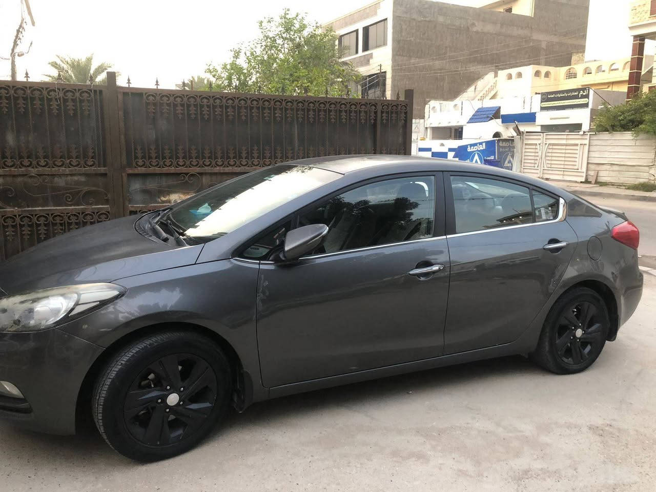 سيراتو موديل 2014 سنوية تقره 2013 ماشية 185 كم قابل للزيادة كلين بدون حادث بدون قطرة صبغ بيها شوي جراد بالقمارة 
مواصفاتها نص فول اشاير بالمري حساسات امامي خلفي تحكم ستيرن سيارة نظيفة وجاهزة من كلشي سعر 110


**إذا كنت صاحب هذا الإعلان وتريد حذفه لأي سبب، رجاءا أرسل رسالة إلى الدعم الفني**