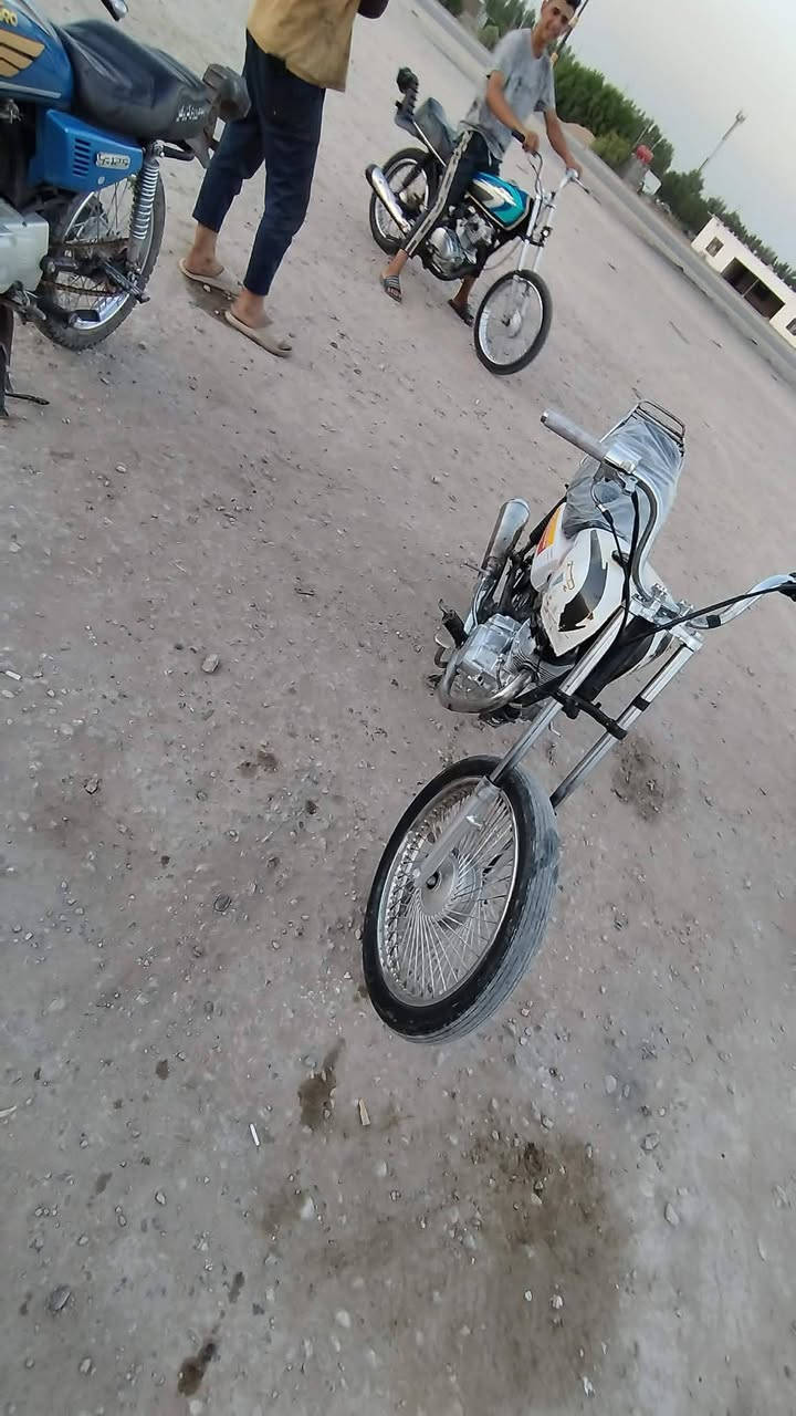 سلام عليكم دراجه راشه البيع مديل 22 دراجه خير من الله  دراجه كلك كلك كلك سعر 180وبه مجال  المكان دوانيه قضاه ال سدير 
  ***********
