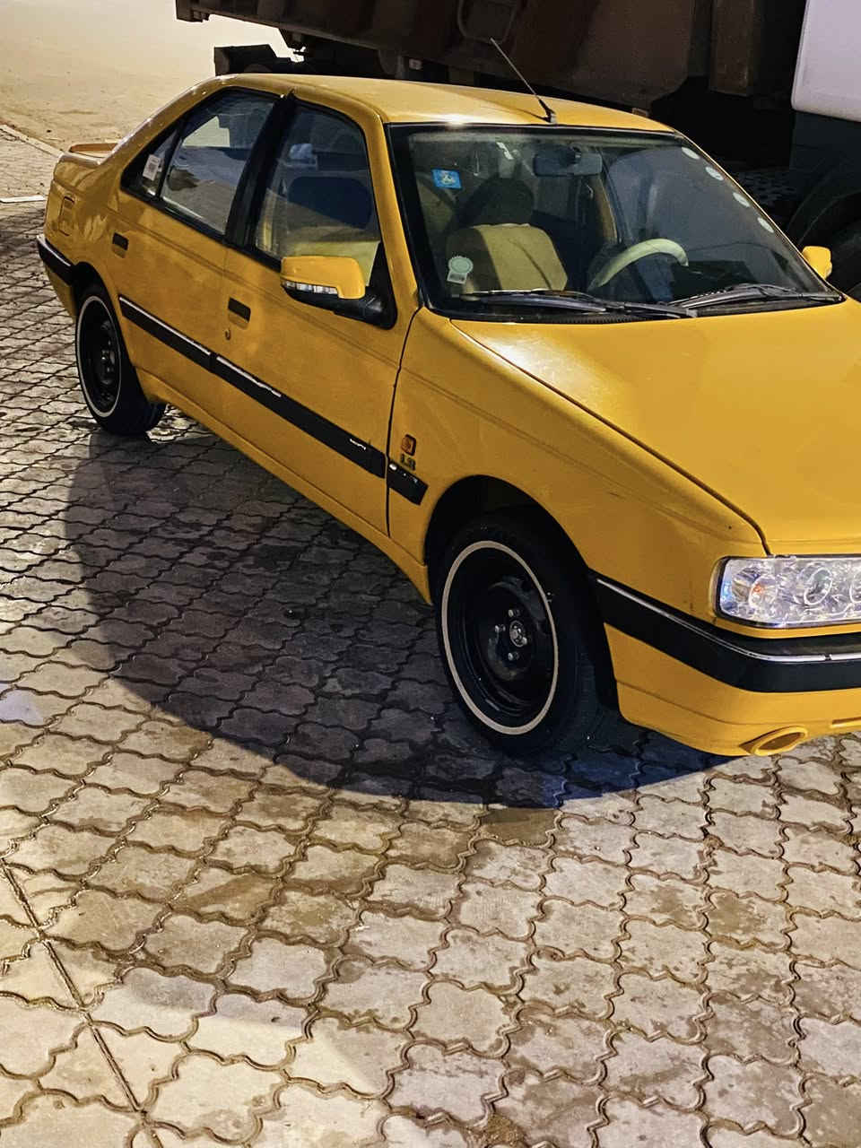 سلام عليكم بيجو للبيع سياره شوف العين مكاني بصرة زبير حي العسكري سعر 38رقم الهاتف ***********
