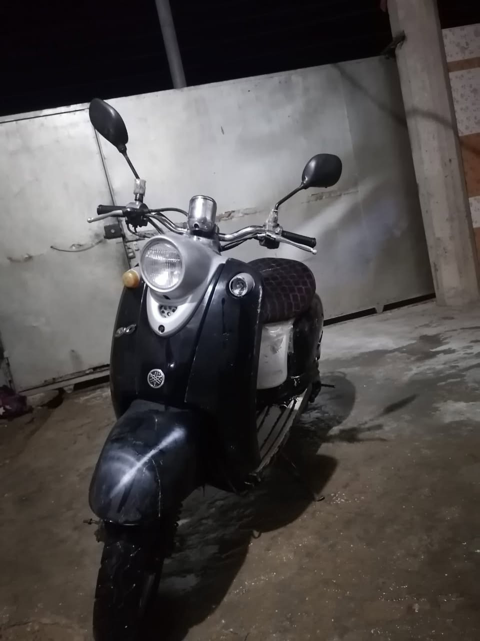 يوجد موطور للبيع يرادله ترتيب بسيط  للبيع . او                 الي يحب يراوس بماطور شحن . خاص او واتساب ***********
