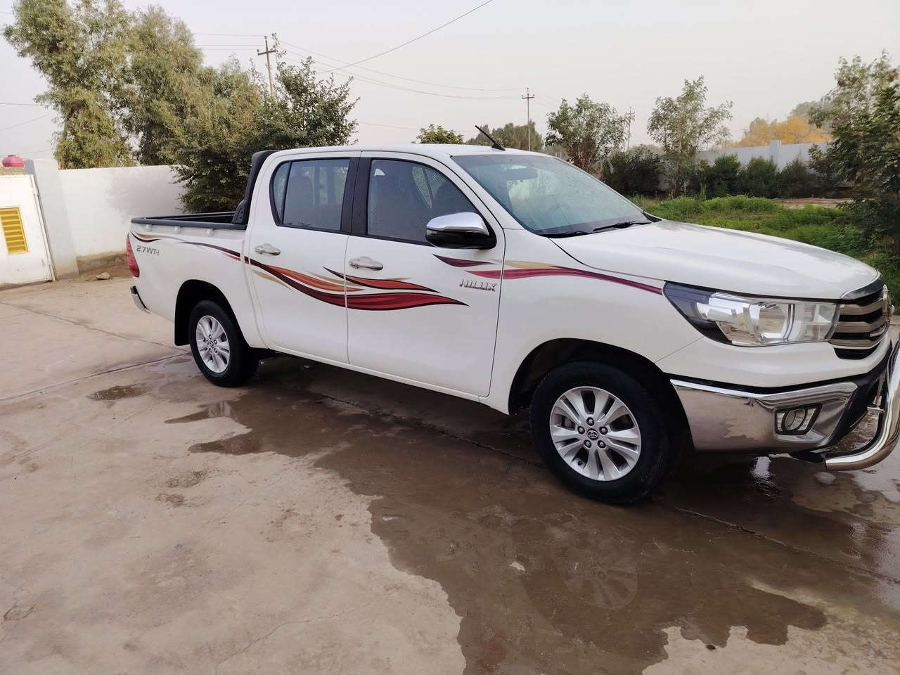 هايلوكس موديل 2020كويتي فول اوتوماتيك رقم قادسية  سنويه27 كفاله عامه ماشيه 100الف ***********
