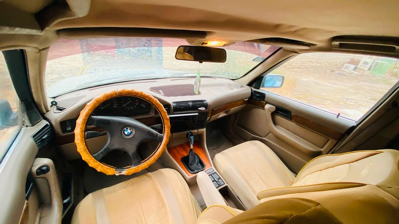 سياره bmw 525 1989 سته سلندر منضومه غاز
كير عادي ومحرك شرط
تبريد وي سويج 
كشنات كهرباء
تجوات راس كهرباء 
صبغ عام فقط 
بدون ضربه 
موديل 1889
كزوز رياضي 
شاشه وكامره
سعر (55) وبيه مجال
للاتصال او واتساب( ***********)

