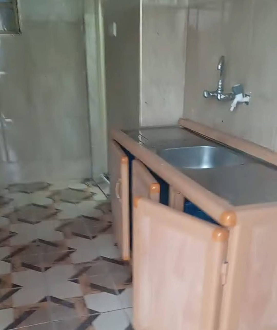 بيت ايجار بحي الحسين ايجاره 250
40 متر غرفه مطبخ صحيات قرب مطعم العكايشي


**إذا كنت صاحب هذا الإعلان وتريد حذفه لأي سبب، رجاءا أرسل رسالة إلى الدعم الفني**