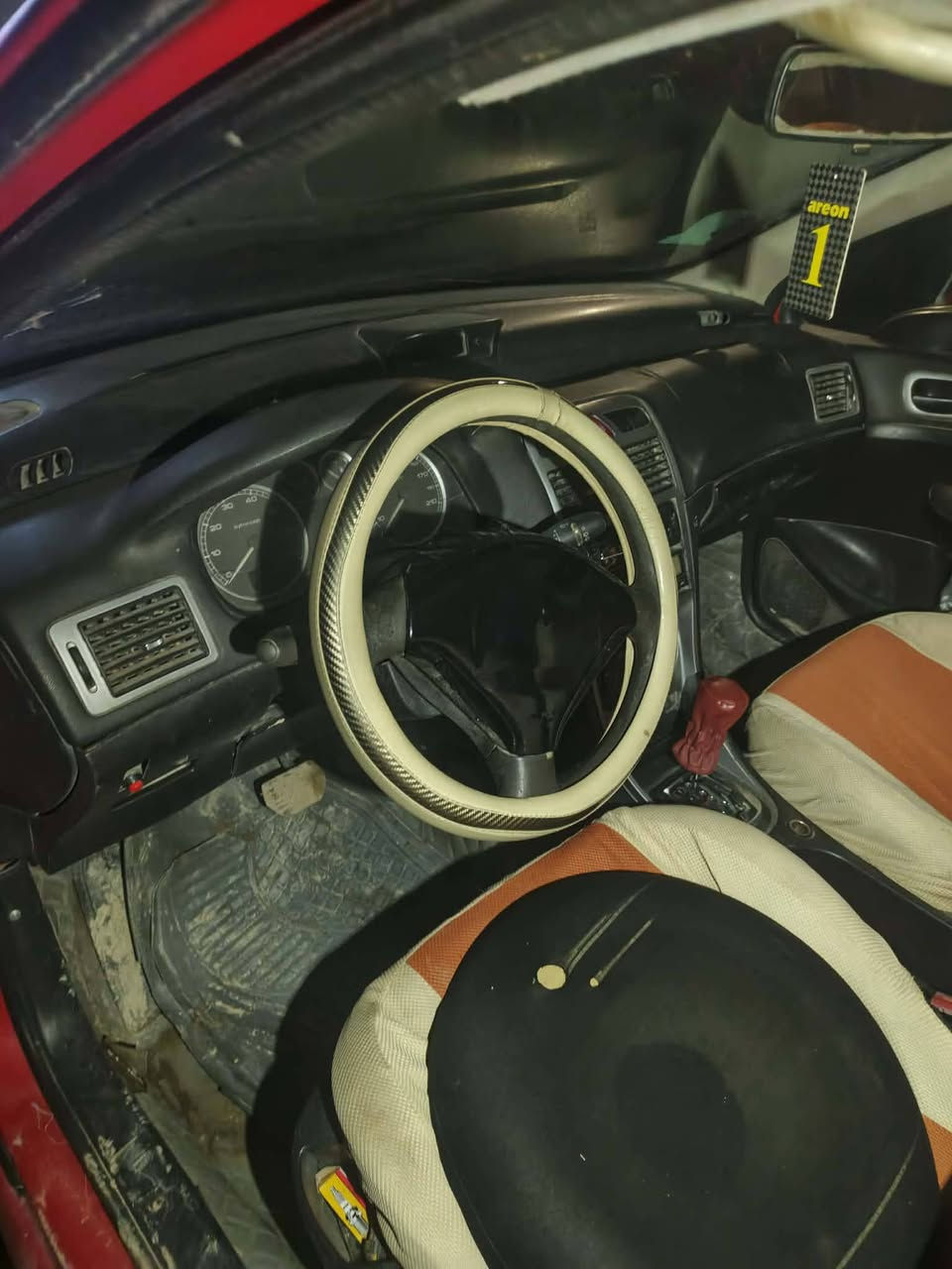 السلام عليكم 
بيجو موديل 2005فرنسي كير اوتوماتيك  مصبوغه حزام اثر جراد مكينه كير حداديه جدد سنويه لل27 رقم كربلاء
السعر 38 مكلف بلنشر غير متواجد ع الفيس
مكان بابل شوملي 
***********
