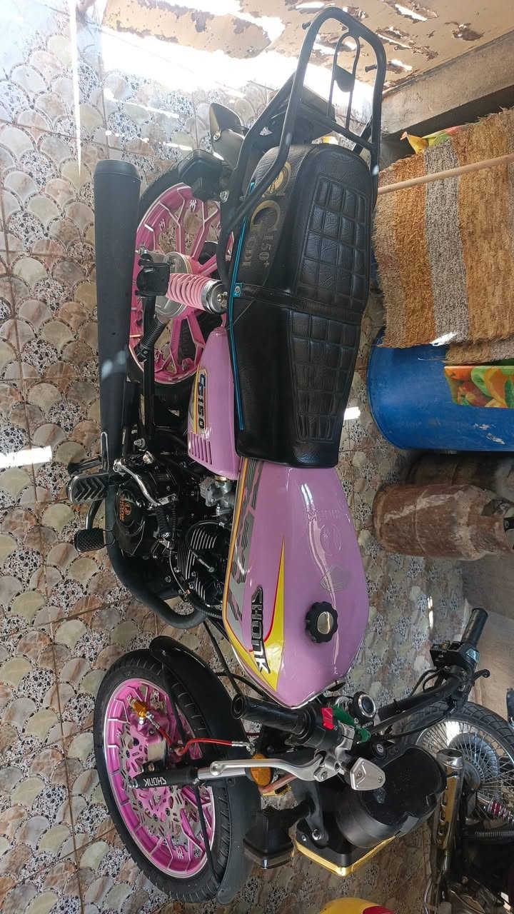 السلام عليكم لبيع درجة سيفان موديل ٢٥درجه جديدة ما نقصه اي شي كفاله عامه صاره شهر من طالع من وكيل مكاني حله شارع ٨٠سعر800وبيه مجال ***********
