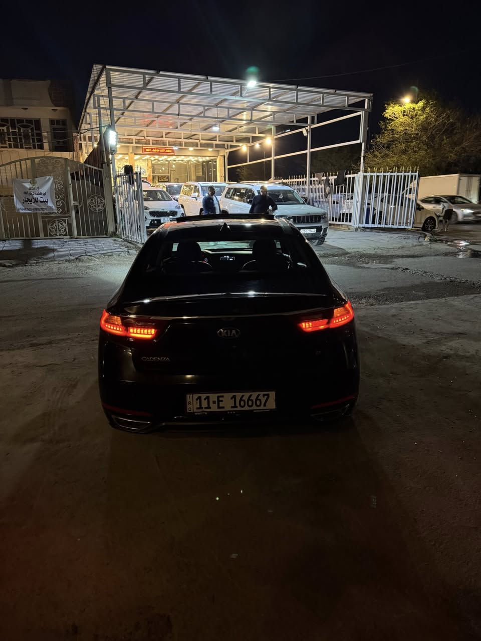 السلام وعليكم للبيع 
كادنزا 2017 فول مواصفات 
وارد امريكي حادثها قبق الجنطة وبدل نقس الون فقط بدون صبغ
بانوراما
توقف ذاتي
بصمه ابواب
دخول ذكي
صندوك كهرباء
اشاير بلمري
 كشنات كهرباء
 محركها V63.3
شاشة جبيره
كشنات خزن 
4 وضعيات قياده
لدات عداسات زنون
رقم بغداد مميز تحويل ثاني يوم 
ماشية 95 الف
مكان السياره بغداد المنصور دور السود
السعر:145 ورقه وبيها مجال
الرقم:***********
