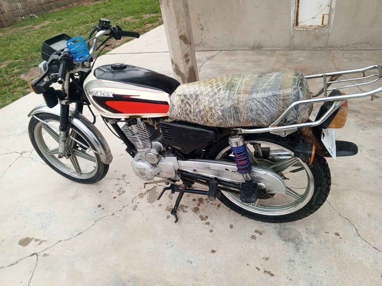 السلام عليكم
للبيع ماطور سيفان 2019 نشاط فول 
السعر350 الاستفسار ***********
