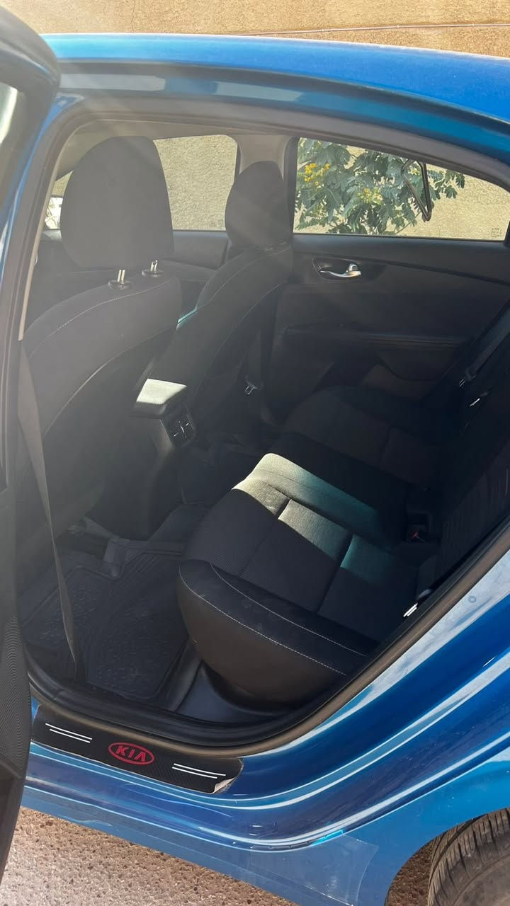 فورتي 2021 للبيع EX 
وارد كندي موجود تقريرها 
محرك 2000 دوش 
رقم بغداد 
ماشيه 80,225 km 
مواصفات السياره 
- رادار امامي 
- تحديد مسار 
- توقف ذاتي 
- بلاجكتورات 
- تبريد قطعتين 
- ثلاث وضعيات قياده 
- تدفئه كشنات وستيرن 
- شاشه كاربلي 
- شاحن وايرلس 
- تخم تايرات جديد برجستون 

ضررها  بنيد  و اريرباك ستيرين ودشبول
بدون  اي دواخل حتى البراكيت بلادي ممتضرر وراديترات بلادية. 
ضرر بالعراق حادث جاملغ ايسر وبنيد   واقل الشبر  من تكمة جامة الامامية ( رجع عليه البنيد 
وصوره موجوده 

ويبقى فحص السياره 

مكان السياره بغداد اليرموك / القادسيه 
السعر 12600$
 
وبيها مجال بسيط لخاطر الجيه ***********
