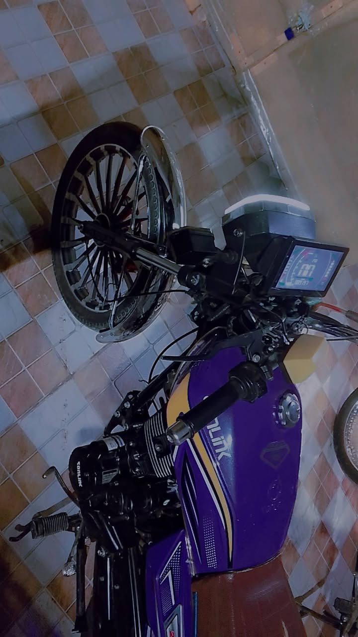 السلام عليكم سيفان للبيع موديل 25 مكفوله مكينه اوراق السعر 750وبيه مجال للطيبين مكاني بل حمزه الغربي  شراي خابرني وميكون خاطرك اله طيب***********
