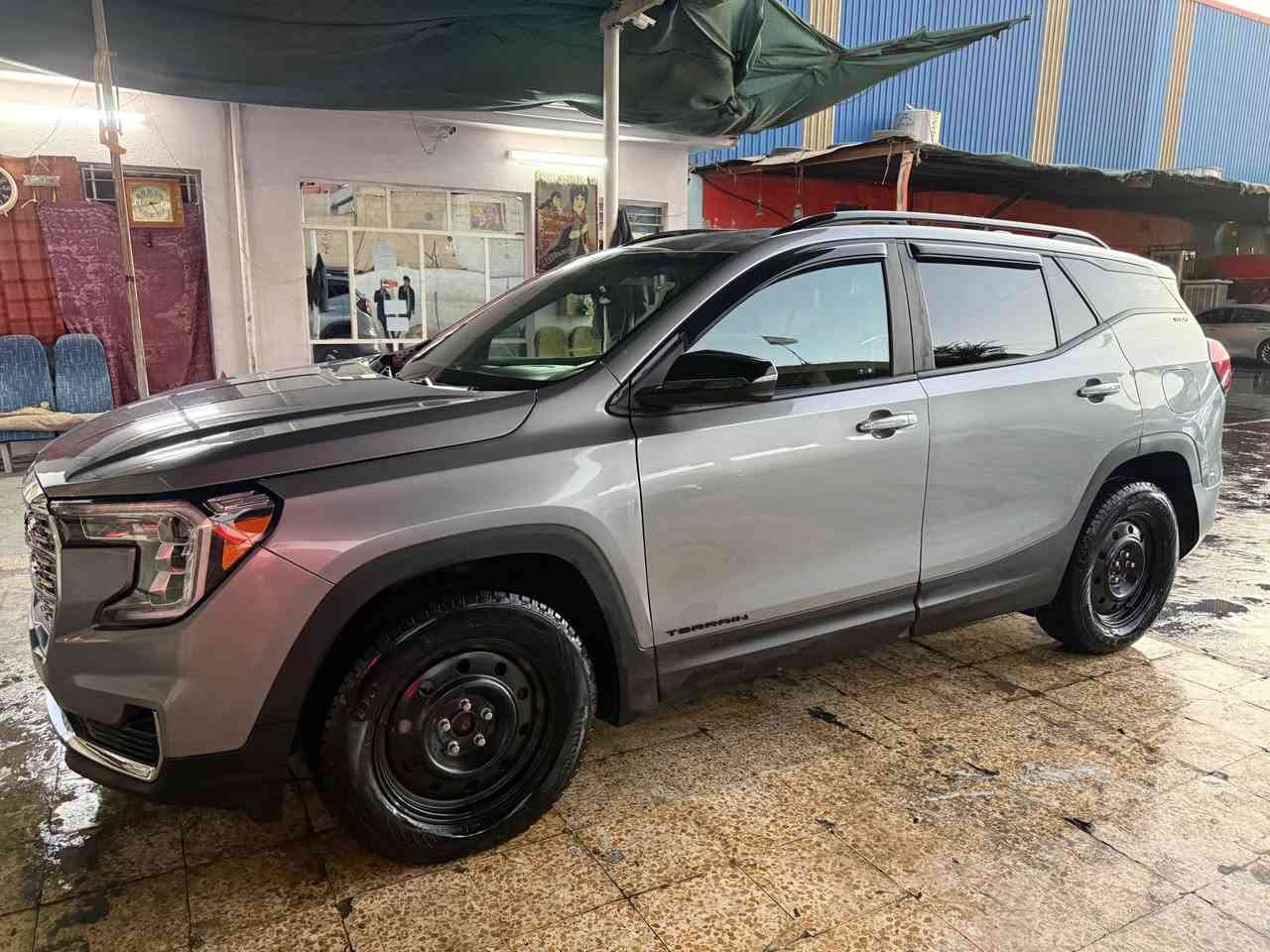 جيمسي تيران موديل٢٠٢٣ فول مواسه فات بوندي چاملغ بؤياغه ير باگ سو كان سيسته مه سحري ١٥٧.   *********** أربيل, العراق
