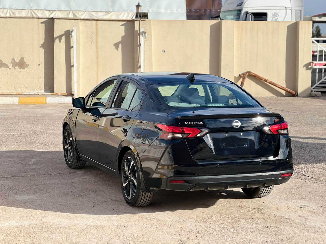 نيسان فيرسا موديل 2024 SR 🖤
بئ سبخ /بدوون سبخ 
ايرباكات سيستم( مفتوح كل ايرباگ ) ✅

موصفاته SR ♻️
بصمه
ابواب بصمة
رادار - حساسات
كشن هيتر
مرايه اشارة
ويل كب كروم
شاشة عطلات
نقطة العمياء
شاشة 
كامره
ويل كب
تحديد سرعه
تحديد مسار
نظام eco
نظام سبورت

العنوان /  ( عقره )
سعرها 117ورقة 
 بدون رقم تترقم اربيل دهوك السليمانية 
للاتصال واتساب☎️📞 *********** دهوك, العراق
