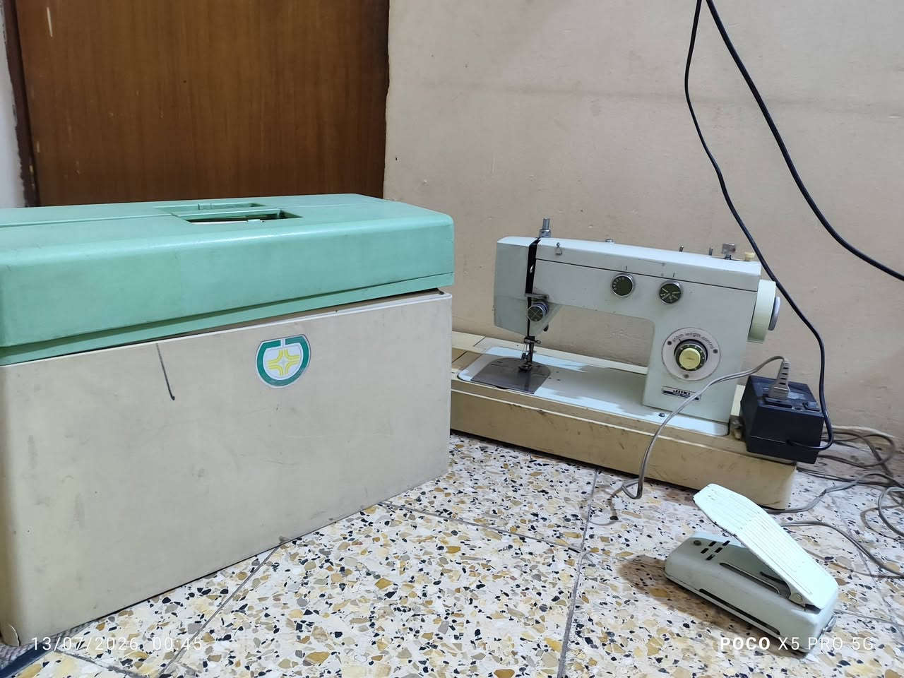 مكينة خياطة للبيع جوكي اليابانية الاصلية شغالة ونظيفة جدأ السعر 150وبيه مجال مكاني بغداد الحرية ***********
