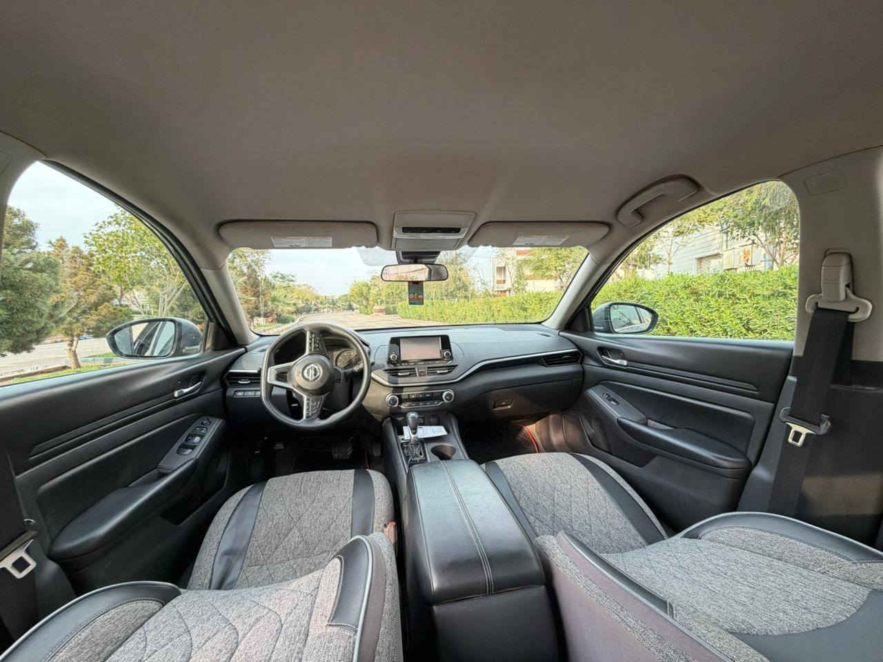 للبيع التيما 2021 S
السعر 133
***********
حادث جاملغ بونيد
سونر موجود بصور 
سياره كير محرك 
حدادية امامي خلفي
تايارات جدد
سنويه رقم جديد
عنوان ديالي خانقين
