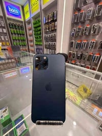 12 برو ماكس  نضافه 100% بوضع الوكاله  بطاريه 85 ذاكرة 256  السعر 600٫0...