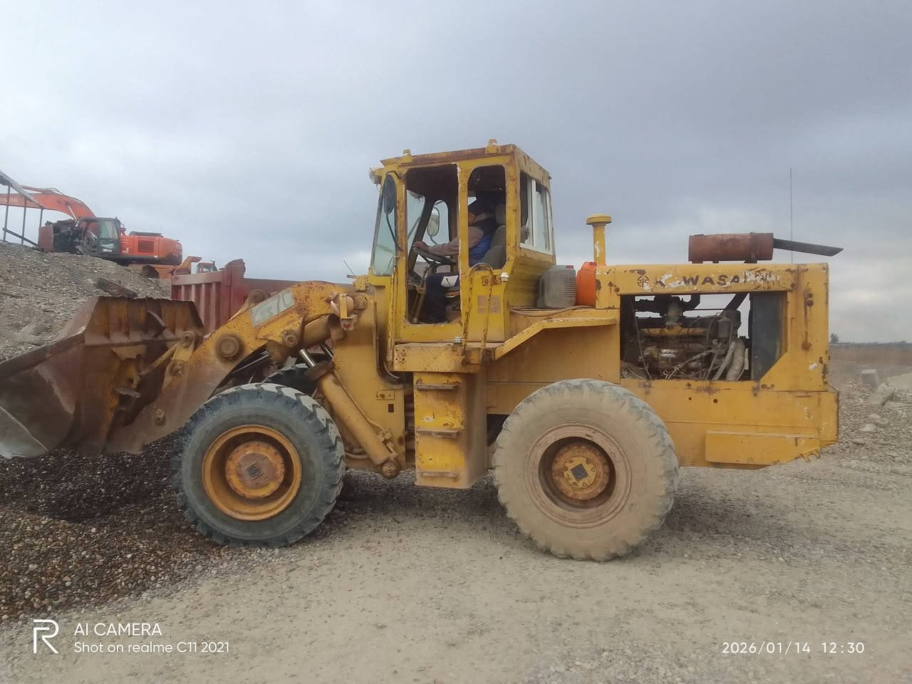 السلام عليكم شفل للبيع حجم 70 موديل 84 مامسجل 
رقم الهاتف  ***********
