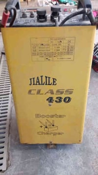 #شاحنة بطاريات للبيع اصلية  07714498435