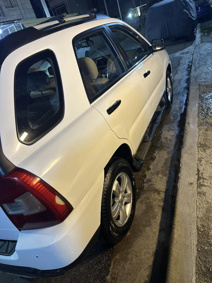 سلام عليكم من رخصة الادمن الطيب 
سبورتج 2010 
اللون ابيض
نص مواصفات
داخل بيجي
سيارة حلوة ونضيفة
داخل نضيف جدا
تايرات جديدة
كير محرك نضيفات
صبغ نص باب خلفية جهة الصدر اثر طخة بسيطة بدون دواخل
ماشية 245 الف 
رقمهة بغداد صدامي
***********
للاستفسار الاتصال واتساب فقط مفتوح
السعر 120 ورقة بيهة مجال بسيط حك الجية
