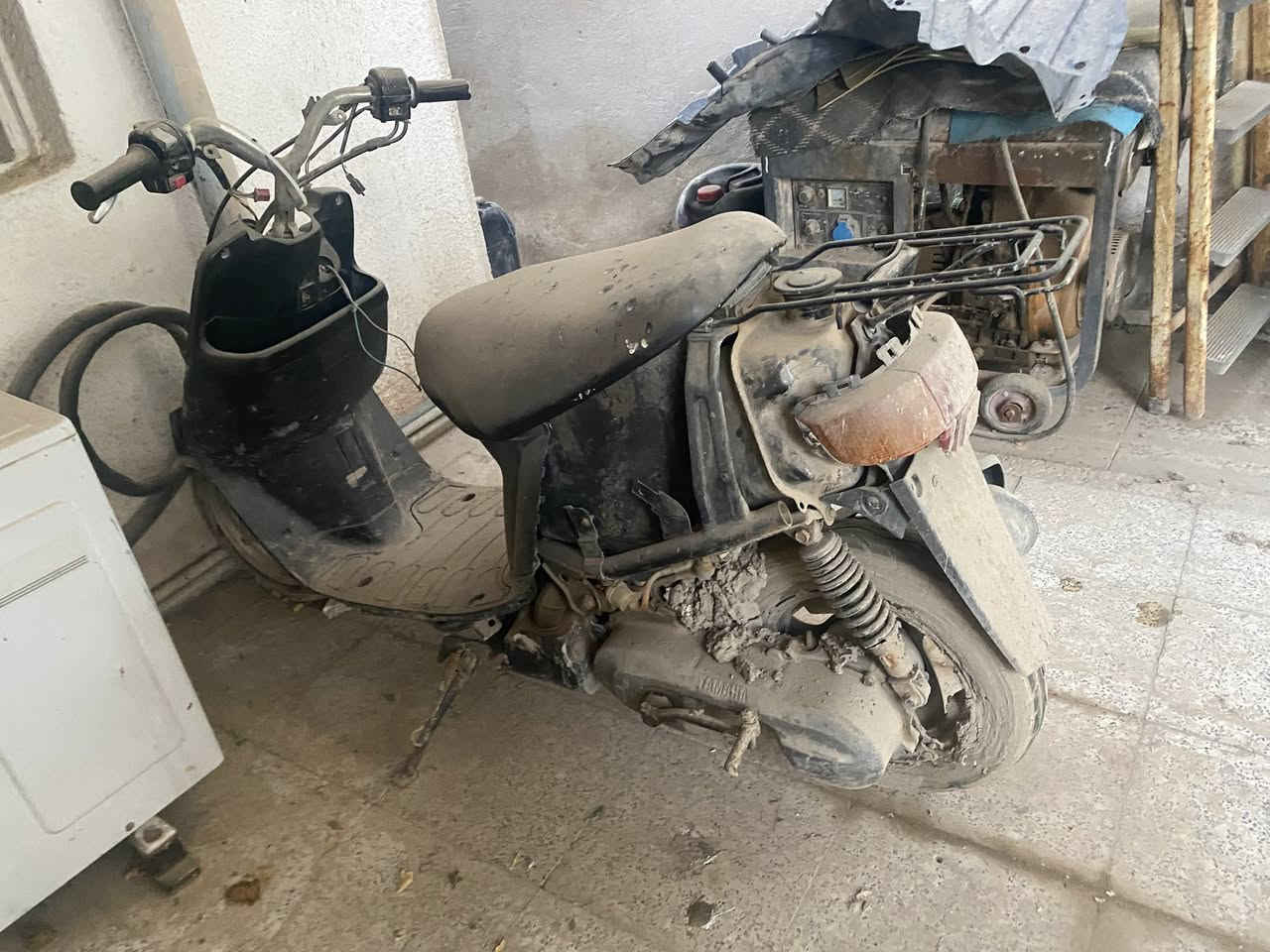 سلام عليكم دراجات للبيع
السكنس عوزها تجفيت طافيه 
زعره مجفته وكامله شغاله نقصها برغي مال صالنصه غراضها كلها موجوده وياها كفرات ثنين
متروكات ثنينهن ماعندي مجال اسويهن 
شراي يراسلني مناسبات كلش


**إذا كنت صاحب هذا الإعلان وتريد حذفه لأي سبب، رجاءا أرسل رسالة إلى الدعم الفني**