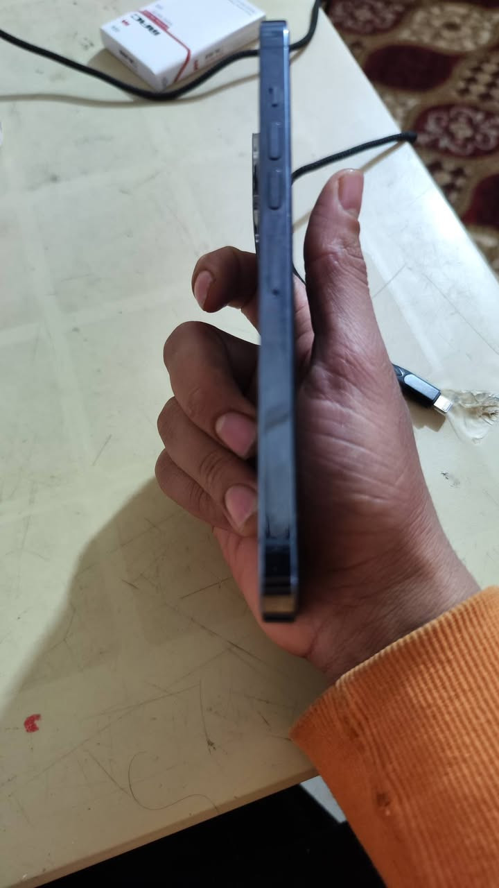 سلام عليكم ايفون 13ابروه ماكس شرق اوصط دبل سيمكارت جهاز ع وظع شركه بطاريته 78 ذاكرته 256 سعره 725 وأبيه مجال للشراي ***********
