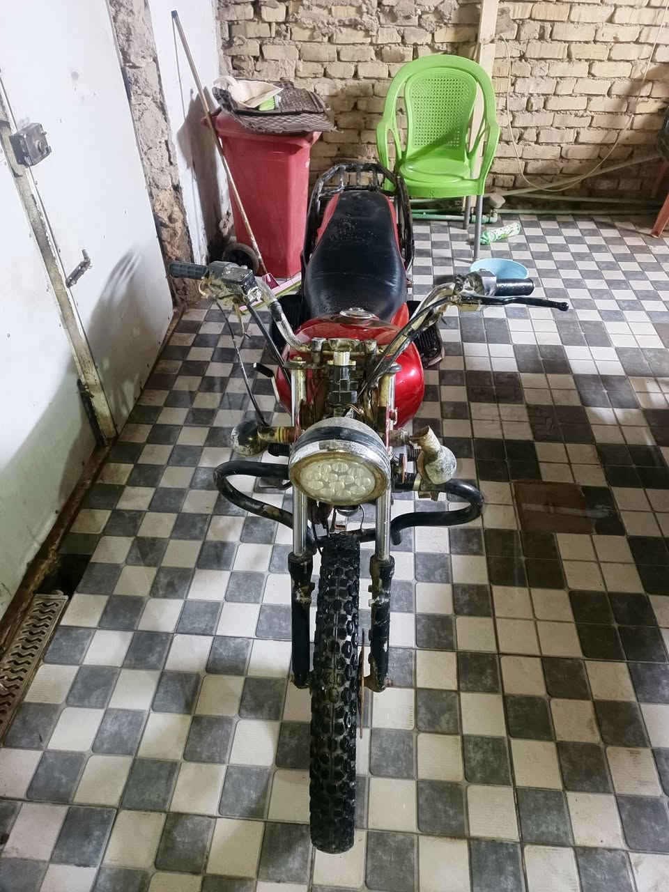 السلام عليكم 
للبيع دراجه هوشا مديل 2018  دراجه اوراق كامله 
شغاله عوزه ترتيب
سعر 300.
الرقم ***********
