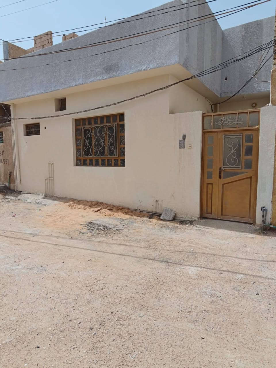 السلام عليكم فرصة شراء يصلح حسينيه  بيت للبيع ١١٠ متر طابق واحد  طابو زراعي سند ٢٥ يبعد عن الامام أقل  الكيلو   منطقه جدا قريبه عن اللولايه  قرب مجسر العباس  فرع مول الجشعمي الفرع الخامس اول بيت بلفرع للاستفسار ***********
