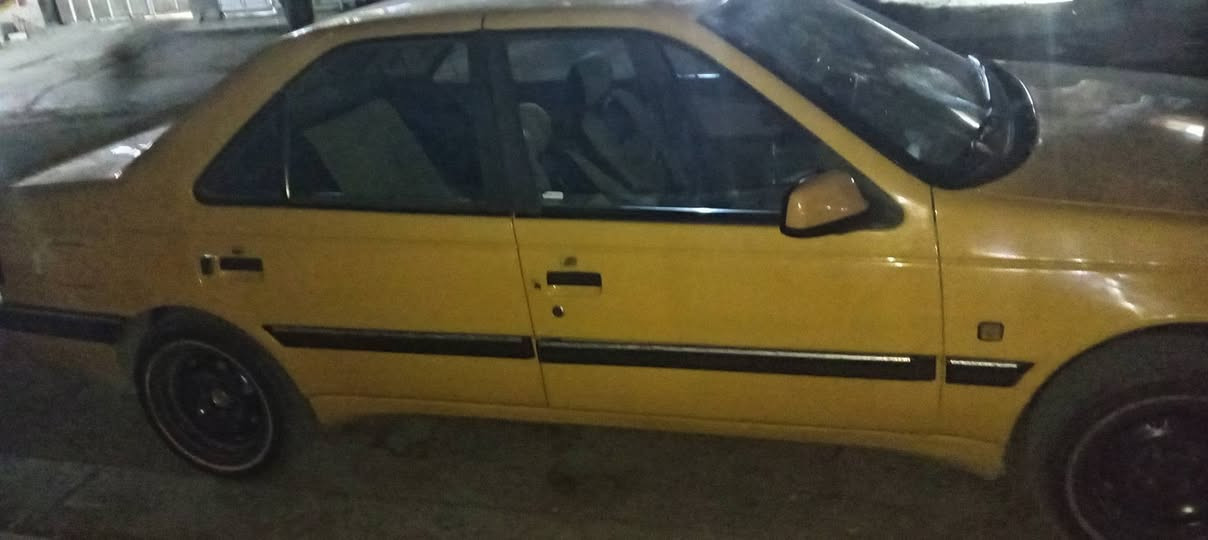 السلام عليكم بيجو بارص ٢٠١٥ للبيع السياره مكينتها كايمه دواخله حلوه الصدر تعبان ٥٠٪ التبريد شعال السنويه ٢٠٢٧ مكانها الشعب السعر ٣٧ رثم الهاتف *********** وبيها مجال
