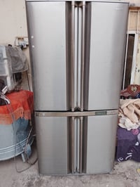 ثلاجه 4 بيبان نوع نوع SHARA بخاخ   حجم 32 عائليه    شغاله وخير من الله...