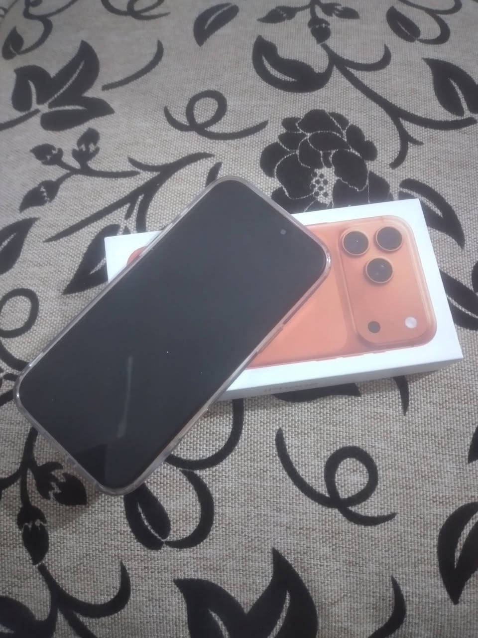 ايفون 17 نسخه كوبي ذاكرته 256 بطاريته 100 جهاز اقتصادي 
يعني مال تصوير وتصال ولجهاز يشغل واتس اب ويشغل فيس ويفتح تيك توك ب100 وبي مجال هاذه رقمي ***********
