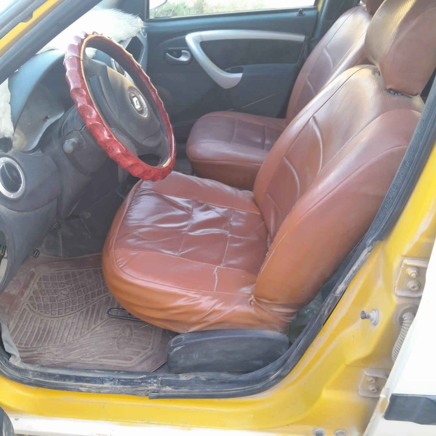 رينو فرنسي ٧راكب موديل٢٠١٠ رقمهة واسط أجرة السيارة باسمي 
لونهة ابيض مصفر سعر ٤٠ 
***********
