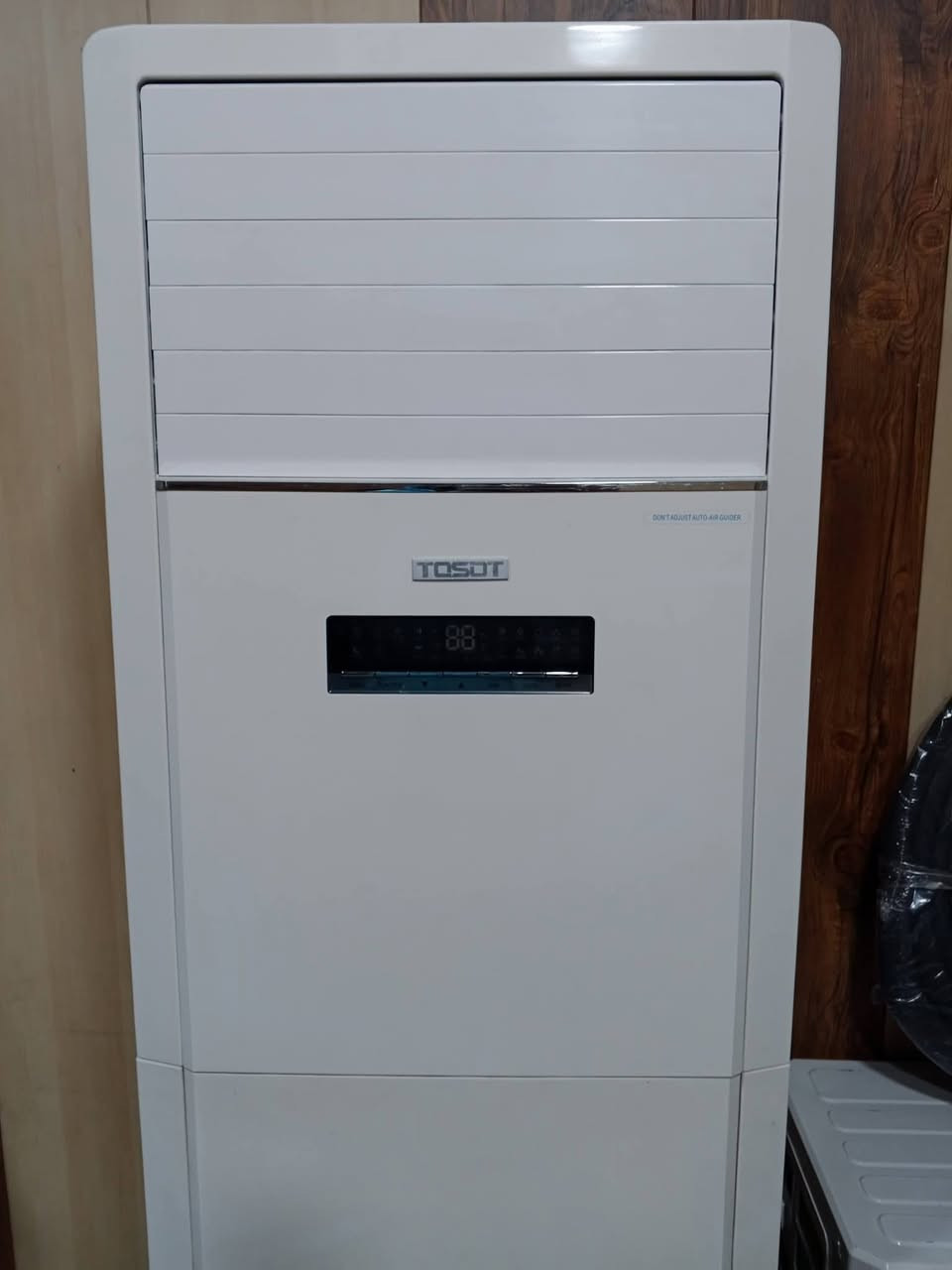 السلام عليكم غراض للبيع بسعر مناسب مستعجله عليهن عندي شيله 
سبلت كنتوري ٣طن توسوت جديد ٤٠٠الف 
مكيف هواء ٢طن جديد ستعمال سبوع بسعر ٢٠٠الف
تخم جديد مع كوشات وطبلات السعر ٣٠٠الف 
لتواصل الاتصال على الرقم ***********
