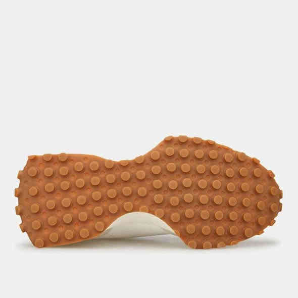 نيو بلانس قياس ٤٣ غير مستخدم 
العنوان بغداد الدوره ابودشبر محلات عقيل لطيف للماركات ***********
