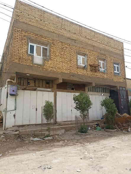 دار مع بناية + محلات المساحة 208🏯 للبيع ركن عل شارع 20   موقع استثماري 
((طابو ملك صرف))

((سعر 180مليون قابل للتفاوض🌀))

البيت🏕️ يحتوي على ٣ غرف نوم + ستقبال + حولي + درج داخلي ملحقاته 

شقة تحتوي على غرفتين نوم + ستقبال + ملحقاته   محلات عدد 3

العنوان/ بغداد الحسينيه سكلات منطقه 11 

للتواصل/📞 *********** 
🏠 مكتب الإسكان
