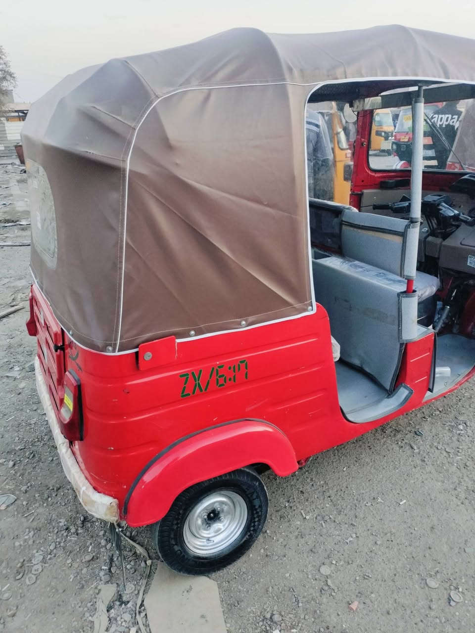 سلام عليكم تكتك رقم أو سنوية موديل 18 مكينة 20 تكتك حلوة
العنوان بغداد مدينة الصدر 
رقم الهاتف ***********
