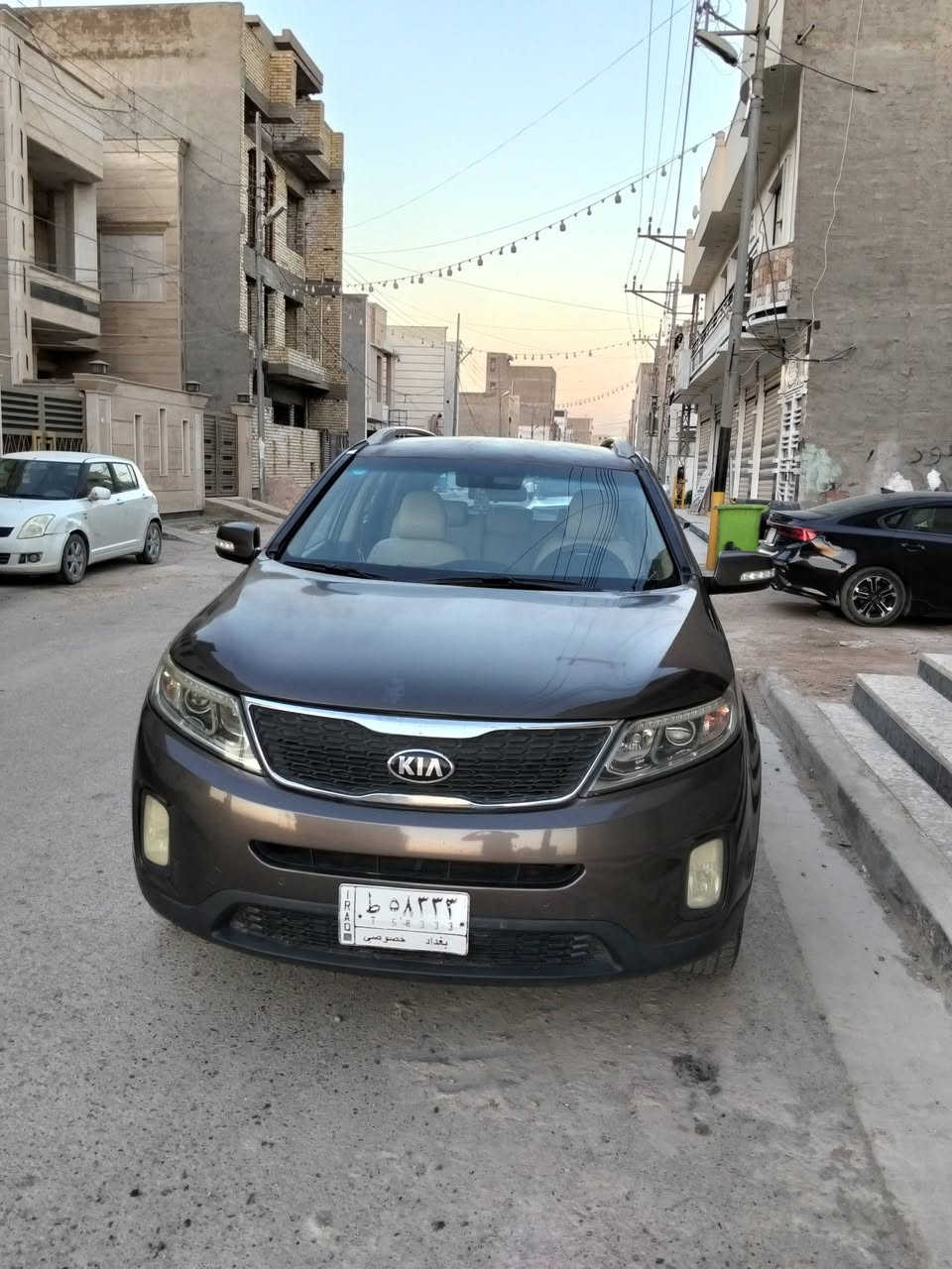 السلام عليكم للبيع سورنتو موديل 2014 سيارة خليجي محرك 4 بستم 2400 بيه صبغ في البنيد ودعاميات وشويه في الجاملغ الخلفي يعني قطعتين صبغ وسيارة جاهزه السعر 130 $ ورقه وبيه مجال تحويل ثاني يوم رقم الهاتف *********** او على الرقم *********** عنوان بغداد الدوره

