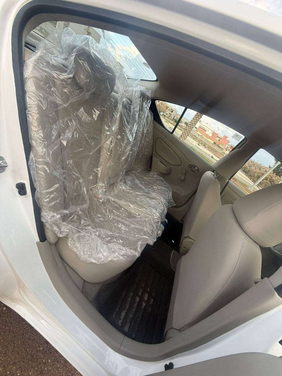 السلام عليكم نيسان صني هندي تاير عالي البليتة الزكة السيارة نظيفة جدا جدا السبير مانازل واحلى من الصور باسمي رقم دهوك ماشيا ١٩ الف فقط السيارة احلى من الصور السعر ١٢٧ وبيها مجال اتصل *********** او على الخاص نتفاهم
