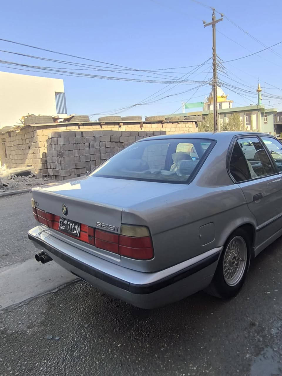 به ناوي خوا BMWحجم٥٢٠مه كينه٥٢٥گئر تؤماتيك سلايت جامكاره با ده بل ئيرياگ مؤديل١٩٩٥ عيزام بؤياخ له سه ر ساخي  ماشاالله شتي پاكه مالي دؤسته ئارم پلاسك هه وليره ته قه و ره قه وگيرو مه كينه به شه ت چوار تايه و ويلي لؤكي لهژيرايه  سعريشي ٦٨گه لاو مهعامه له يه كي كه م  ***********
